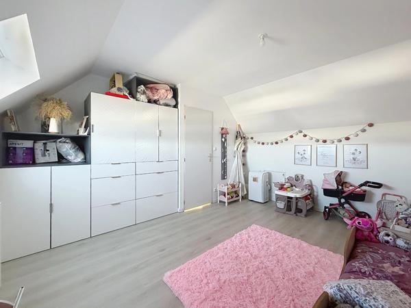 INDRE ET LOIRE, MONNAIE 10 KMS DE Tours, maison de 120 m2 avec jardin, 3 chambres et bureau