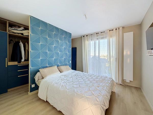 INDRE ET LOIRE, MONNAIE 10 KMS DE Tours, maison de 120 m2 avec jardin, 3 chambres et bureau
