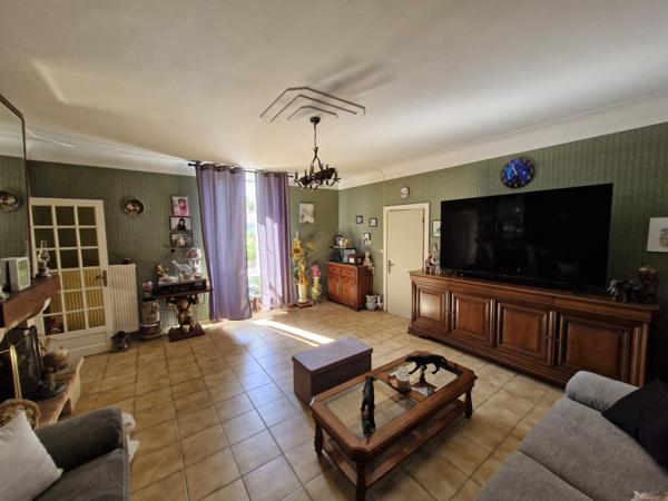 SPACIEUSE MAISON 7 CHAMBRES - TERRAIN - DEPENDANCES