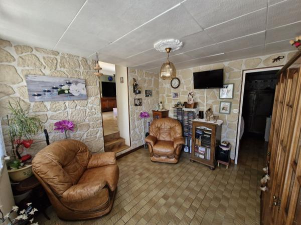 SPACIEUSE MAISON 7 CHAMBRES - TERRAIN - DEPENDANCES