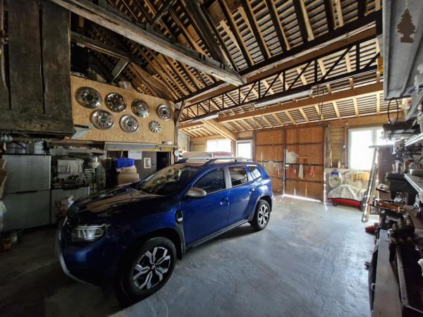 SPACIEUSE MAISON 7 CHAMBRES - TERRAIN - DEPENDANCES