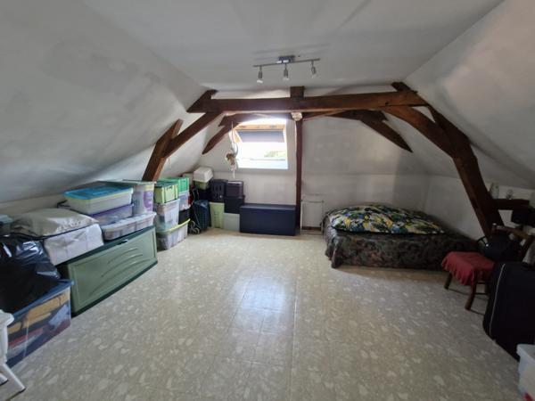 SPACIEUSE MAISON 7 CHAMBRES - TERRAIN - DEPENDANCES