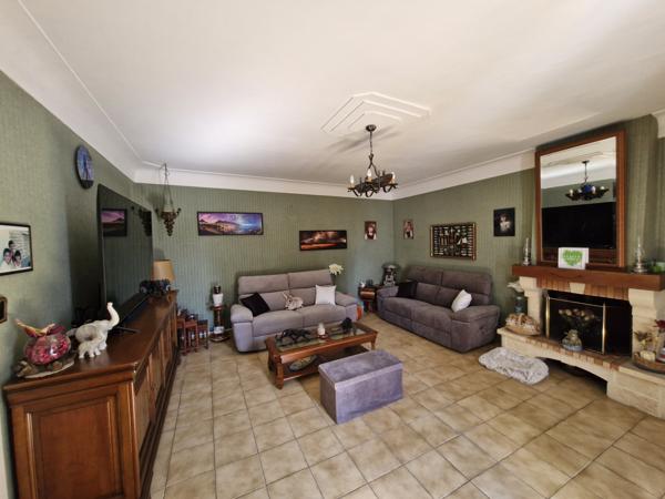 SPACIEUSE MAISON 7 CHAMBRES - TERRAIN - DEPENDANCES