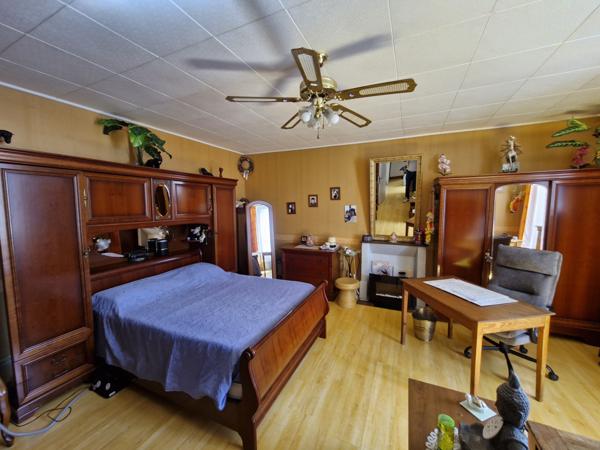 SPACIEUSE MAISON 7 CHAMBRES - TERRAIN - DEPENDANCES