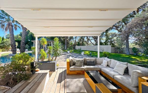 Maison à vendre    6 pièces • 320 m2 Martigues