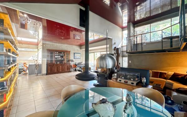 Maison à vendre    6 pièces • 320 m2 Martigues