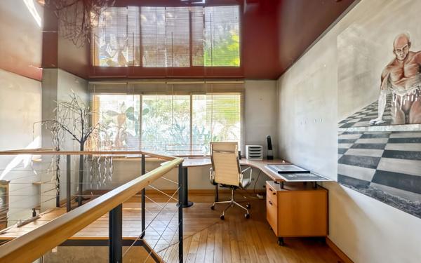 Maison à vendre    6 pièces • 320 m2 Martigues