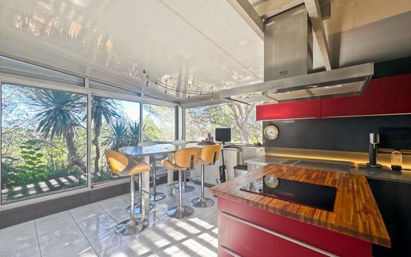 Maison à vendre    6 pièces • 320 m2 Martigues