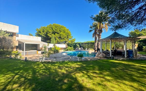 Maison à vendre    6 pièces • 320 m2 Martigues