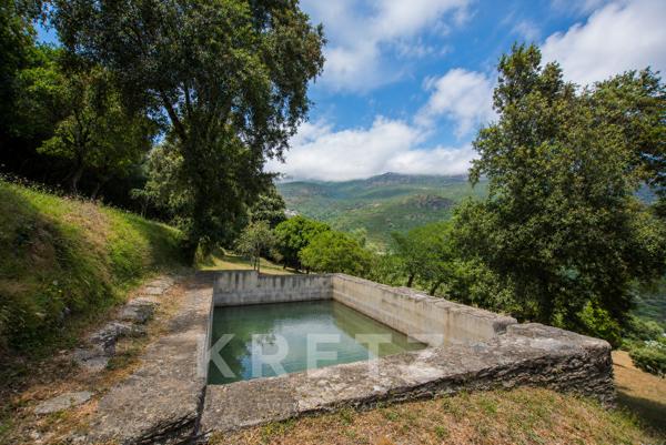ERBALUNGA – PROPRIÉTÉ DE CHARME AVEC VUE MER PANORAMIQUE ET PISCINE