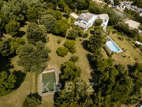 ERBALUNGA – PROPRIÉTÉ DE CHARME AVEC VUE MER PANORAMIQUE ET PISCINE