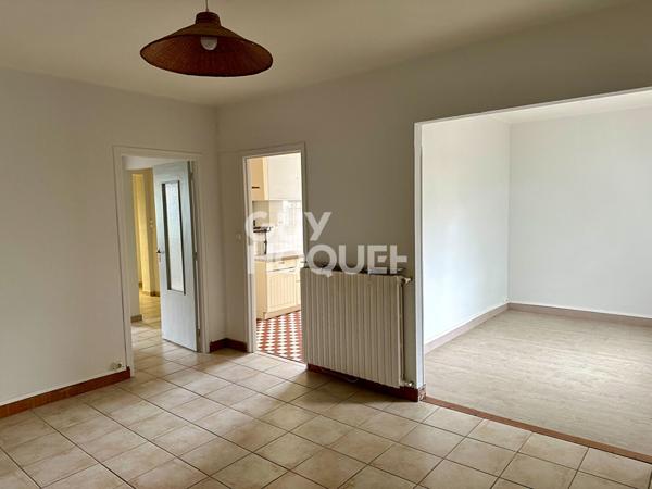 CARCASSONNE - Maison 3 chambres, grenier, garage sur terrain 480 m²