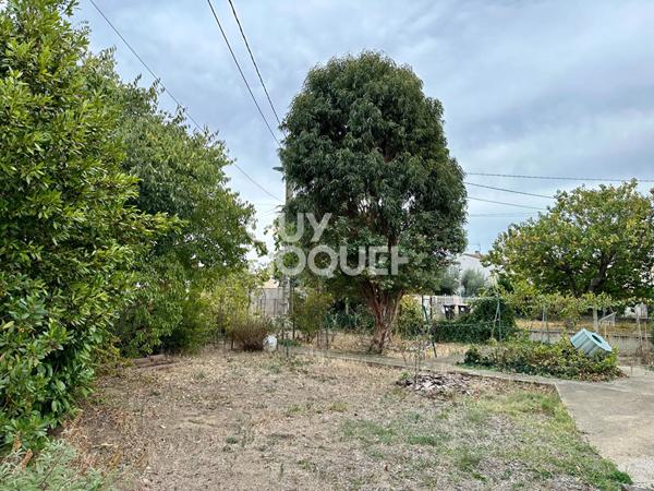 CARCASSONNE - Maison 3 chambres, grenier, garage sur terrain 480 m²