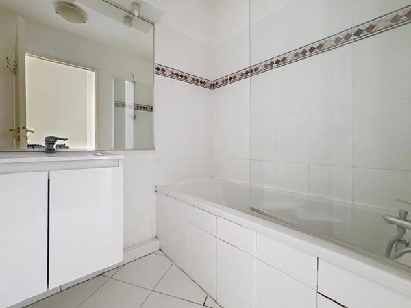 Appartement à vendre 3 pièces avec grand Balcon