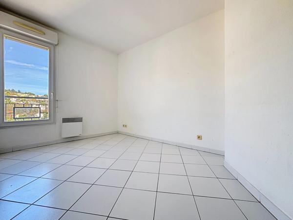 Appartement à vendre 3 pièces avec grand Balcon
