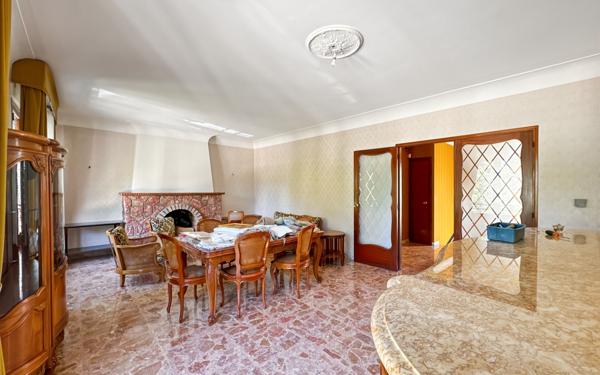 Maison à vendre    8 pièces •  Martigues