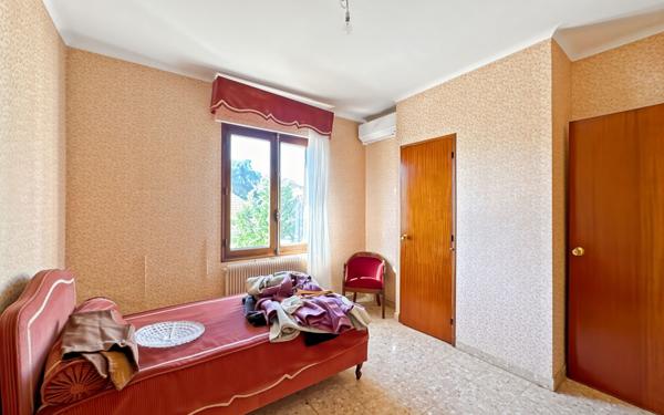 Maison à vendre    8 pièces •  Martigues