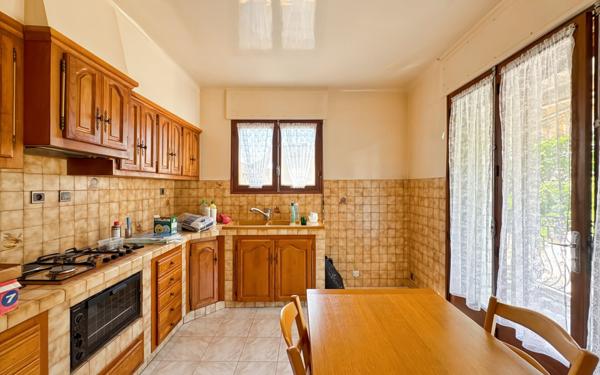 Maison à vendre    8 pièces •  Martigues