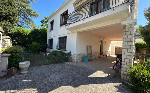 Maison à vendre    8 pièces •  Martigues