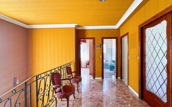 Maison à vendre    8 pièces •  Martigues