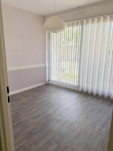 Bureau 3 pièces à vendre Châtellerault - 86100 / Réf: 11956