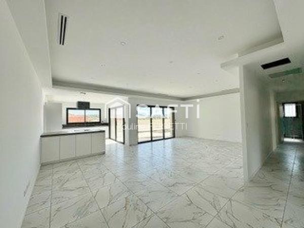 MAISON PLAIN PIED - 3 FACES - 4 PIECES - 128M2 - 360M2 - PISCINE- GARAGE