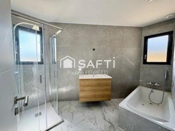 MAISON PLAIN PIED - 3 FACES - 4 PIECES - 128M2 - 360M2 - PISCINE- GARAGE