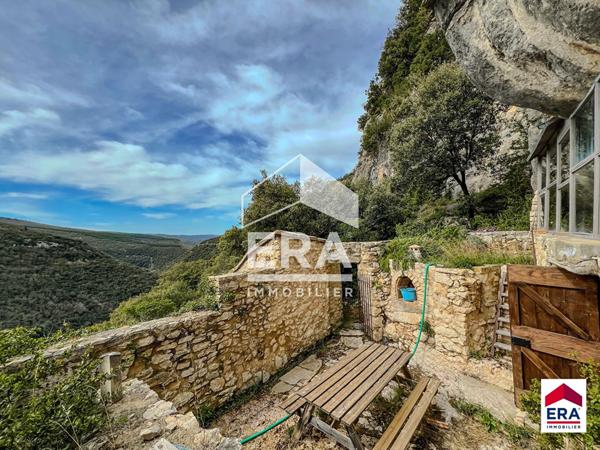 Une Parenthèse Troglodytique au Coeur de la Nature