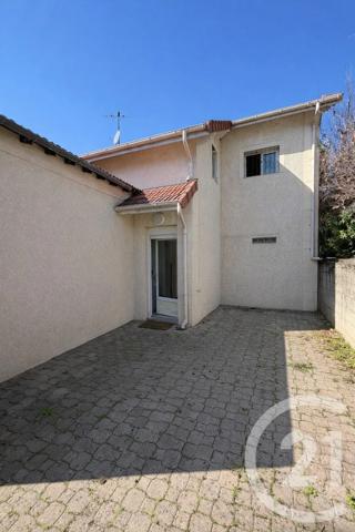 Maison à vendre  5 pièces - 118 m 2   ST DENIS  - 93