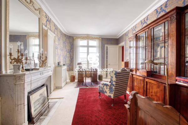 Appartement 5 pièces à vendre Paris 8ème - 75008 / Réf: 21989-VD