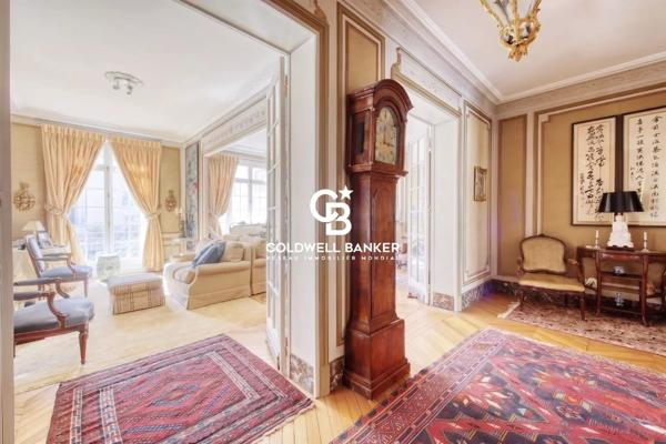 Appartement 5 pièces à vendre Paris 8ème - 75008 / Réf: 21989-VD