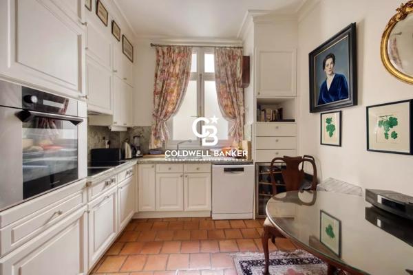 Appartement 5 pièces à vendre Paris 8ème - 75008 / Réf: 21989-VD