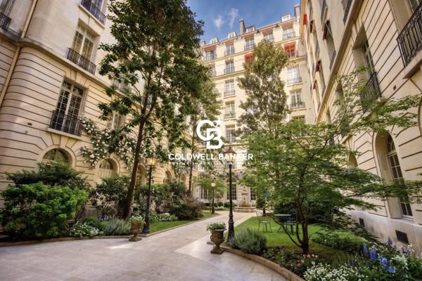 Appartement 5 pièces à vendre Paris 8ème - 75008 / Réf: 21989-VD