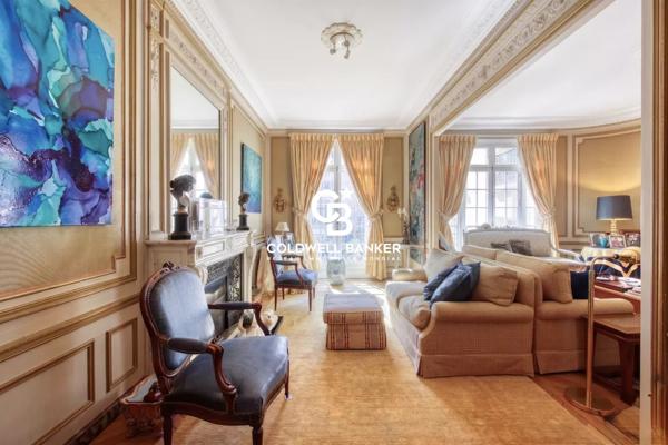 Appartement 5 pièces à vendre Paris 8ème - 75008 / Réf: 21989-VD