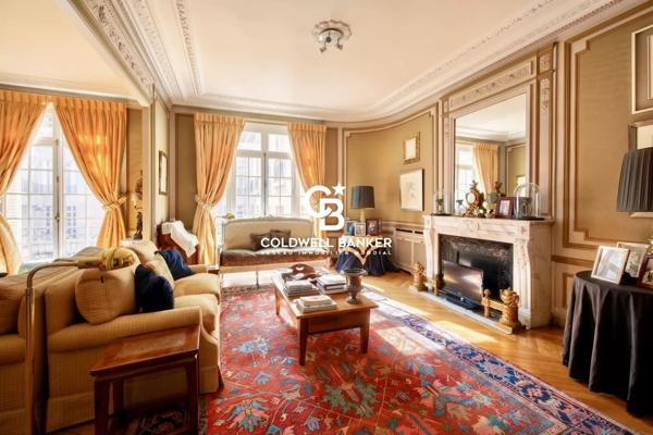 Appartement 5 pièces à vendre Paris 8ème - 75008 / Réf: 21989-VD