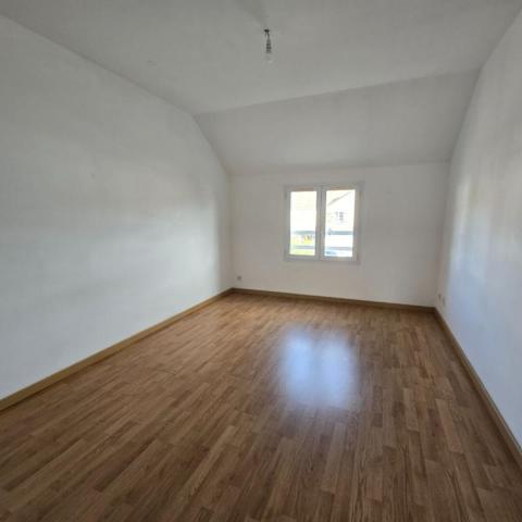 MAISON 4 PIECES AVEC GARAGE ET JARDIN