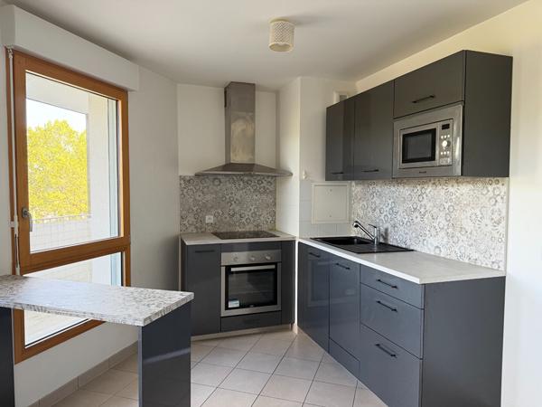 Appartement Noisiel 3 pièce(s) 61.52 m2 + balcon + 2 places de parking