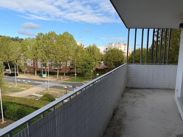 Appartement Noisiel 3 pièce(s) 61.52 m2 + balcon + 2 places de parking