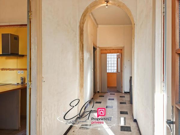 Maison de Maître , 4 Chambres, Grand garage, 1 Jardin