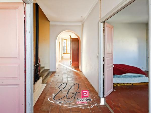 Maison de Maître , 4 Chambres, Grand garage, 1 Jardin