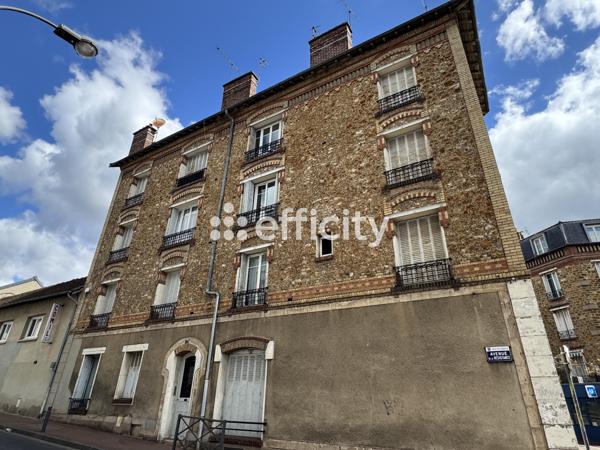 Appartement
         2 pièces
        - 33 m² Exclusivité 180 000 € *