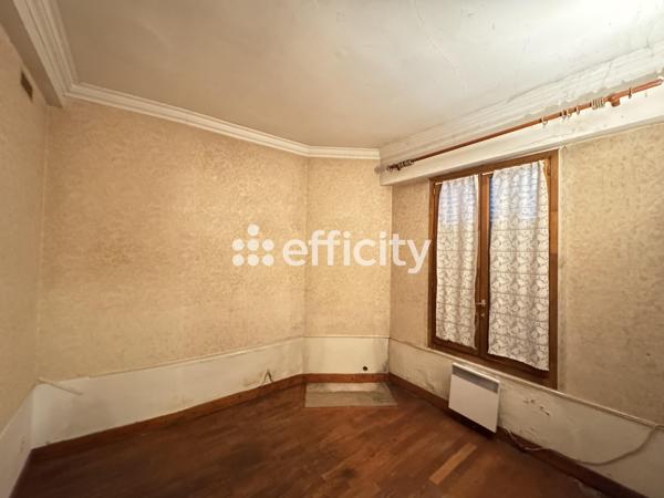 Appartement
         2 pièces
        - 33 m² Exclusivité 170 000 € *