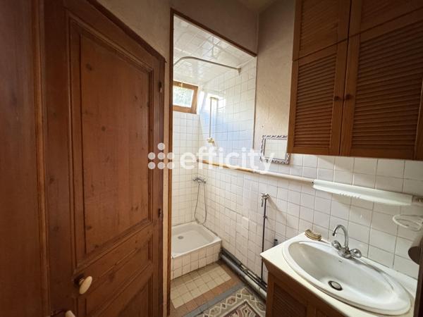 Appartement
         2 pièces
        - 33 m² Exclusivité 170 000 € *