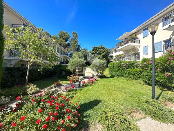 Appartement Bouc Bel Air  3 /4 pièces 82 m2 avec terrasse et 2 places privatives