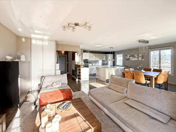 Appartement Bouc Bel Air  3 /4 pièces 82 m2 avec terrasse et 2 places privatives