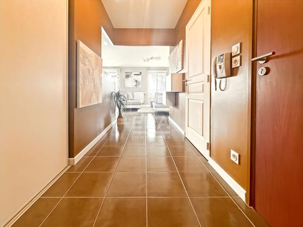 Appartement Bouc Bel Air  3 /4 pièces 82 m2 avec terrasse et 2 places privatives