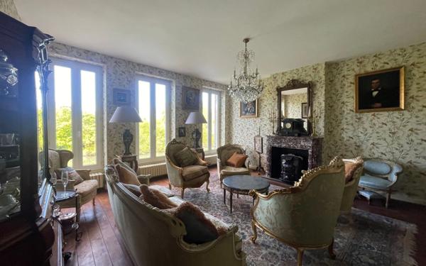 Maison à vendre    5 pièces •  Saint-Savinien