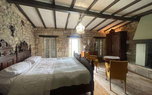 Maison à vendre    5 pièces •  Saint-Savinien