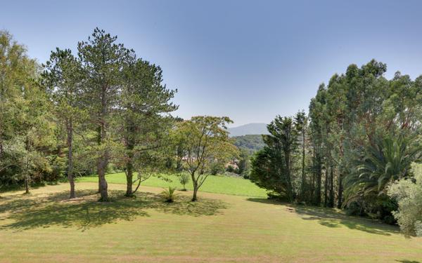 Maison à vendre    5 pièces •  Urrugne