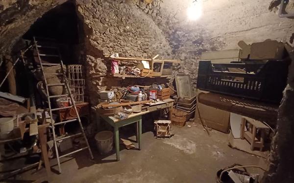 Maison à vendre    6 pièces •  Saint-Martin-de-Brômes